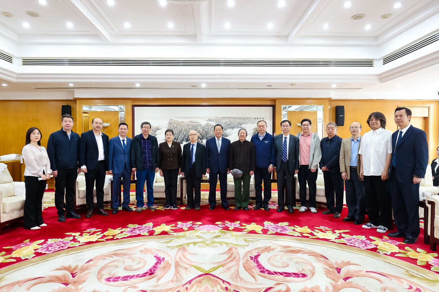 VIP合影2.jpg